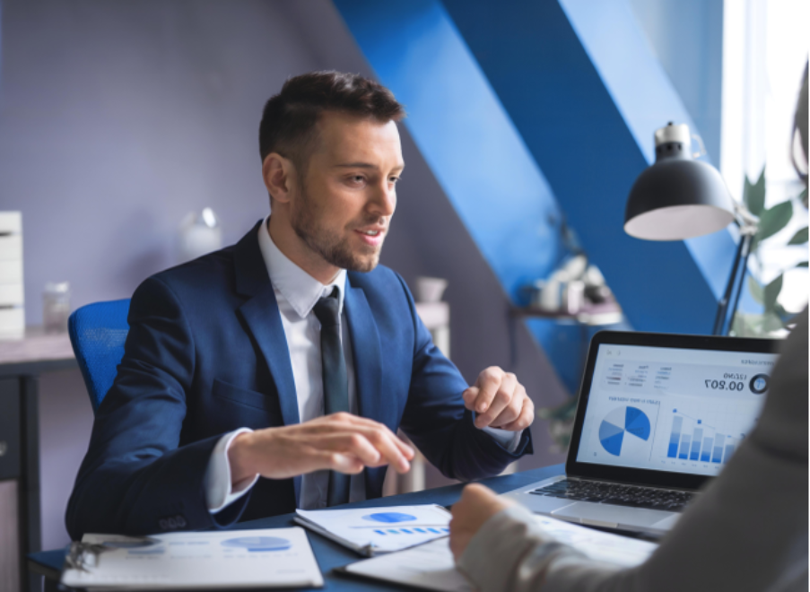 사람, 컴퓨터, 실내, 노트북이(가) 표시된 사진

AI 생성 콘텐츠는 정확하지 않을 수 있습니다.